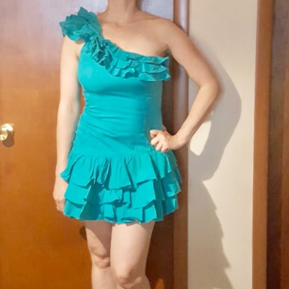 Green One shoulder dress